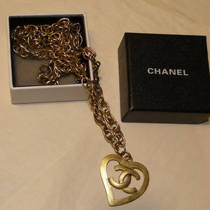 CHANEL NECKLACE